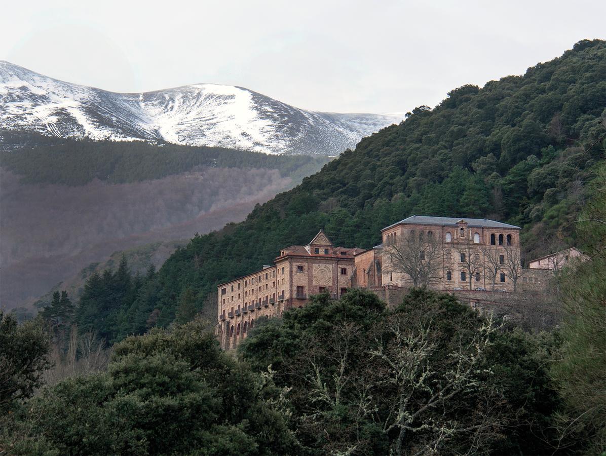 Monasterio De Santa Maria De Valvanera Anguiano Luaran gambar